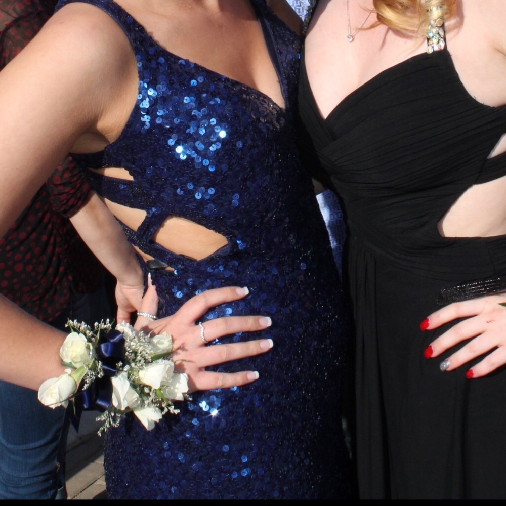 Prom Dress - Picture 2 of 6